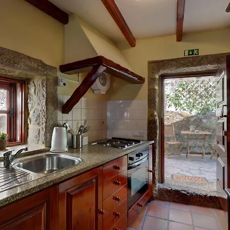 Casas Serranas * Gouveia (Guarda)