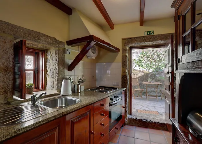 Casas Serranas * Gouveia (Guarda)