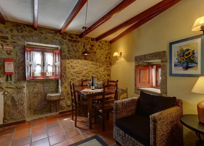 Casas Serranas * Gouveia (Guarda)